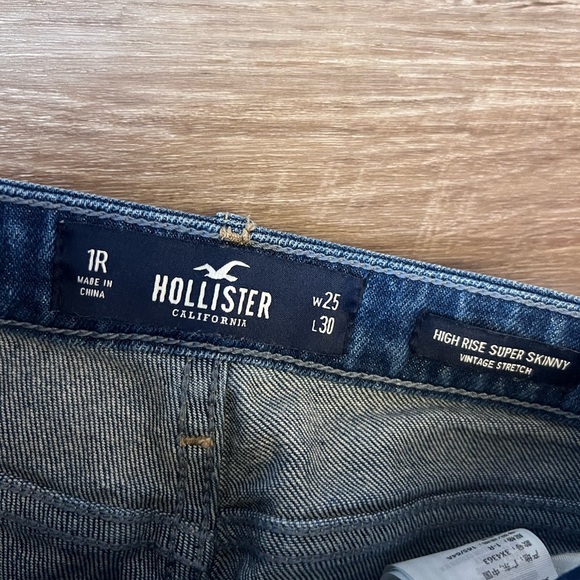 Hollister Jeans - Picture 3 of 5